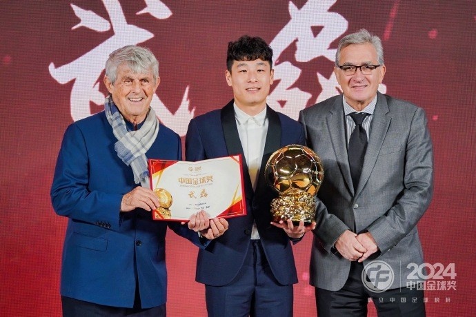  恭喜“核武7”！武磊第五次加冕中國金球獎