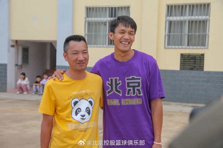  那一封信的故事還在延續(xù) 矣進宏母校的師生們來到北京了！
