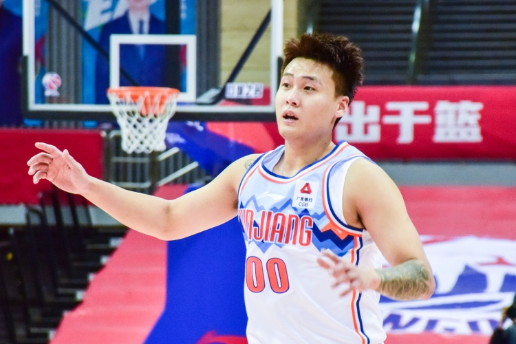  不太準！趙睿18中6拿到20分4板4助也有4失誤 三分13中4