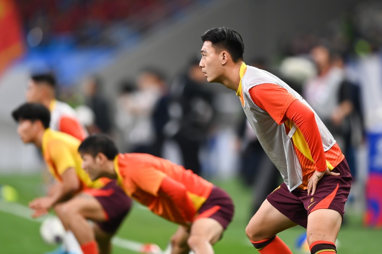  足球報(bào)：張玉寧、蔣圣龍均有不同程度傷病，伊萬(wàn)未讓在熱身賽出場(chǎng)