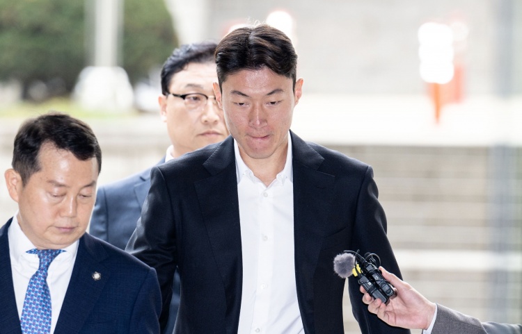  韓國國腳黃義助非法拍攝不雅視頻，一審被判有期徒刑1年緩刑2年！