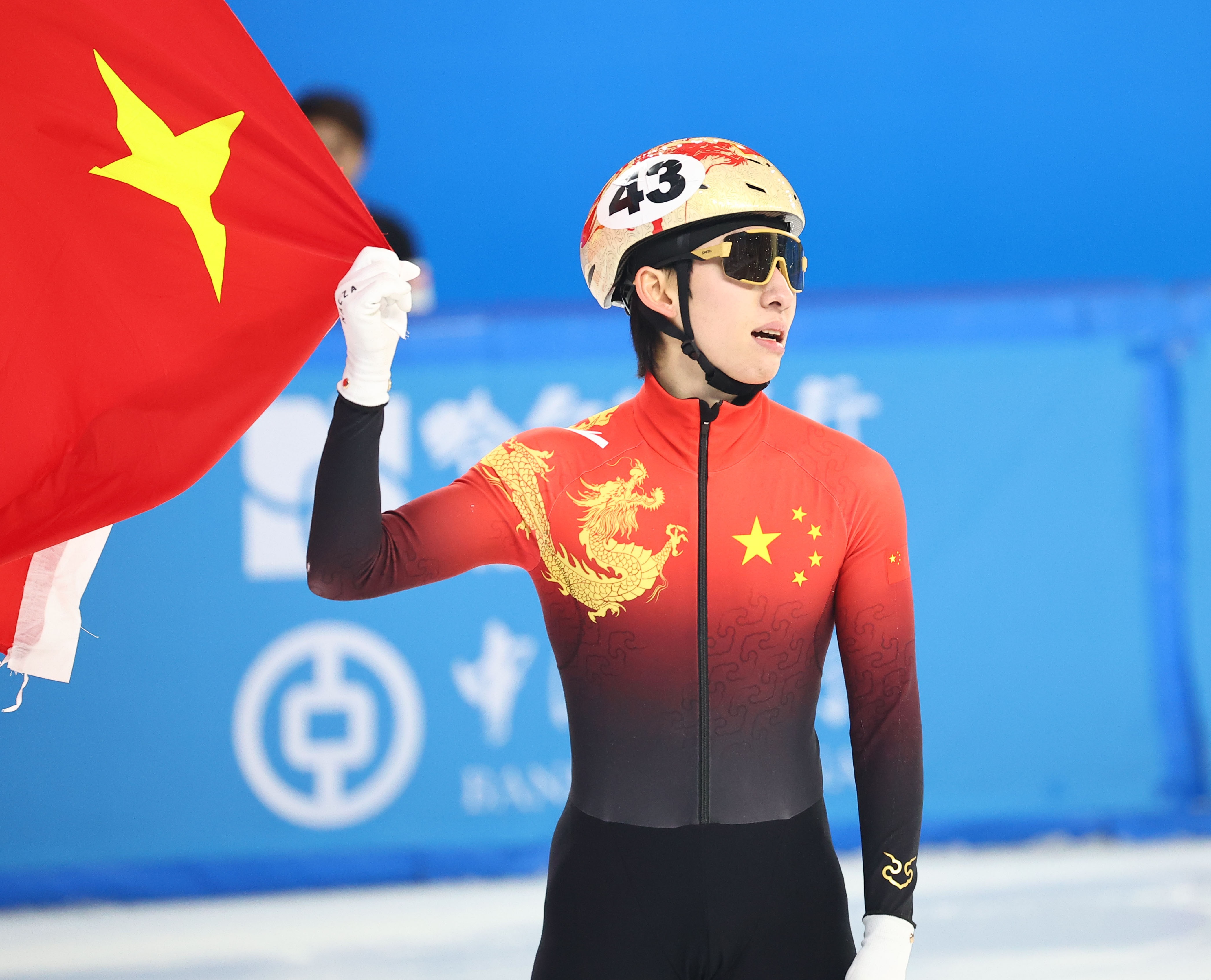  媒體人：中國冰雪歸化非常成功，但足球歸化花更多錢卻連水花都沒