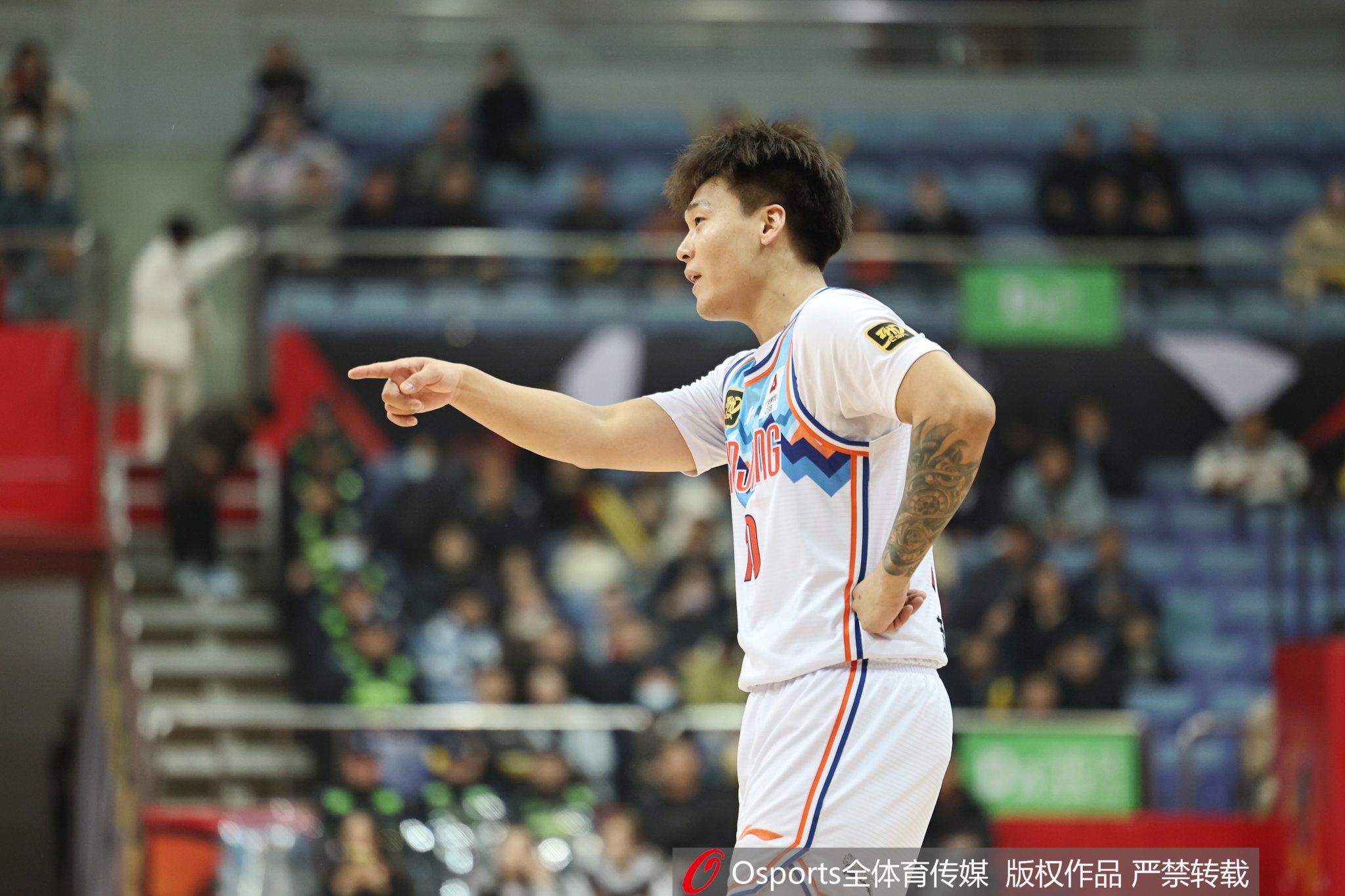  首戰(zhàn)舊主！趙睿半場5中1僅拿4分3板3助1斷 正負值-19