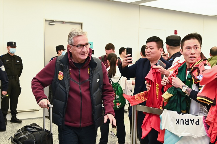  蘇媒：國足仍有爭第二希望，但真的不能再“守”下去了