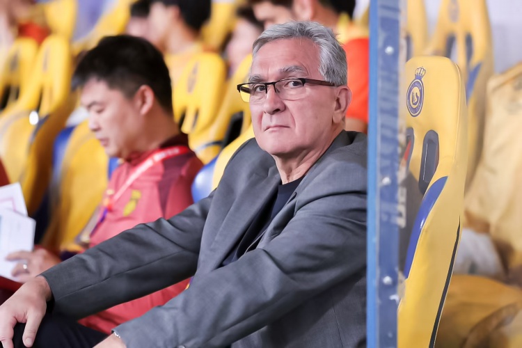  李佳悅：伊萬陣型打法讓我摸不著頭腦，上半場應(yīng)打541做好防守